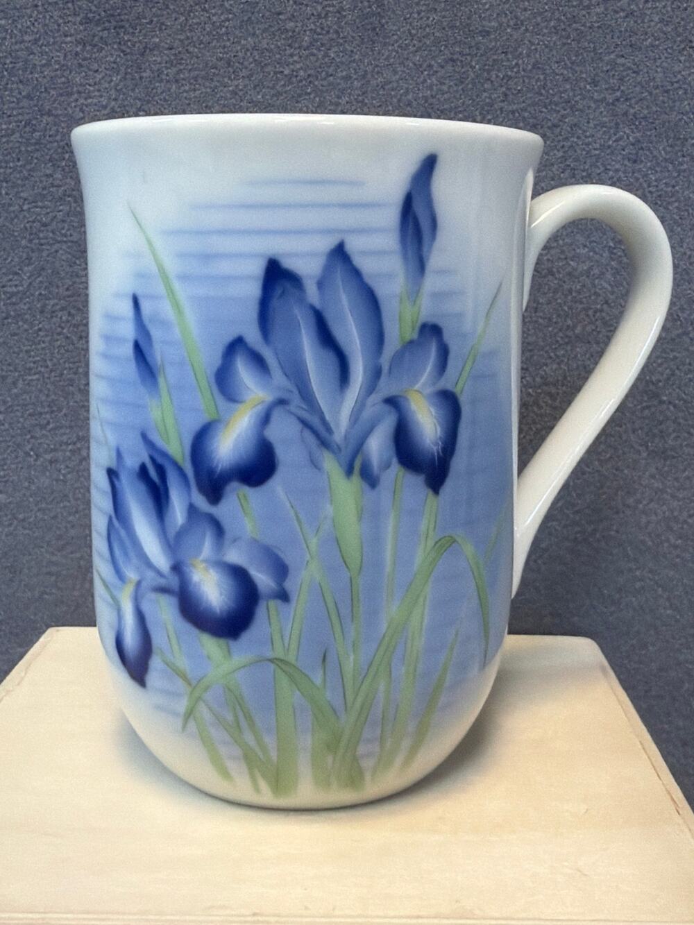 Vintage Otagiri Japan Blue Iris Hand Painted 9 oz Coffee Tea Mug